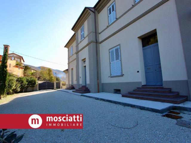 Palazzo in vendita a Marche, Macerata