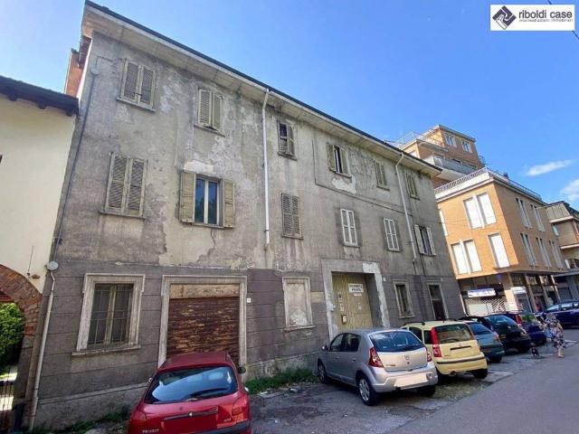 Palazzo in vendita a Meda, Lombardia