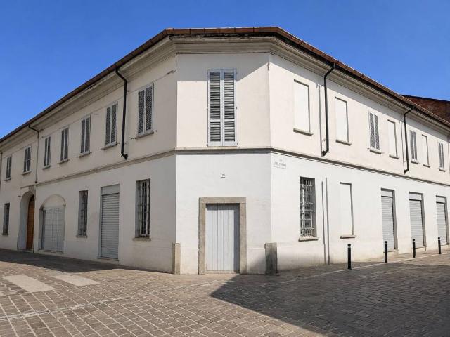 Palazzo in vendita a Meda, Lombardia
