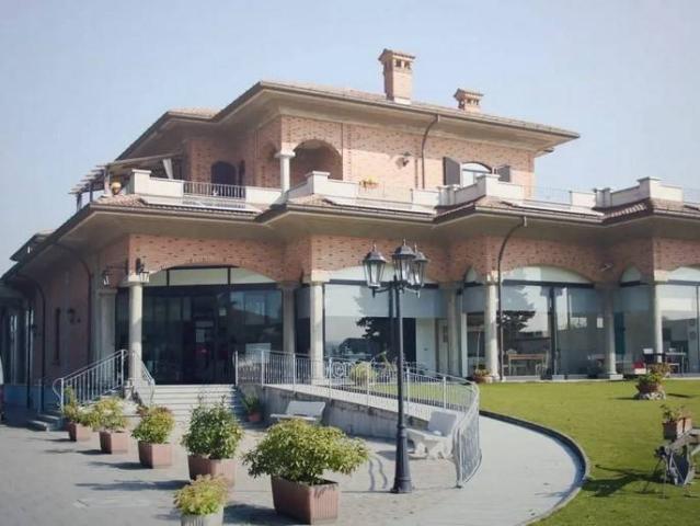 Palazzo in vendita a Meda, Lombardia