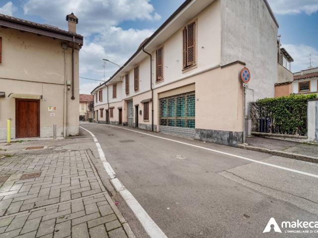 Villa Indipendente in vendita a Melegnano, Lombardia