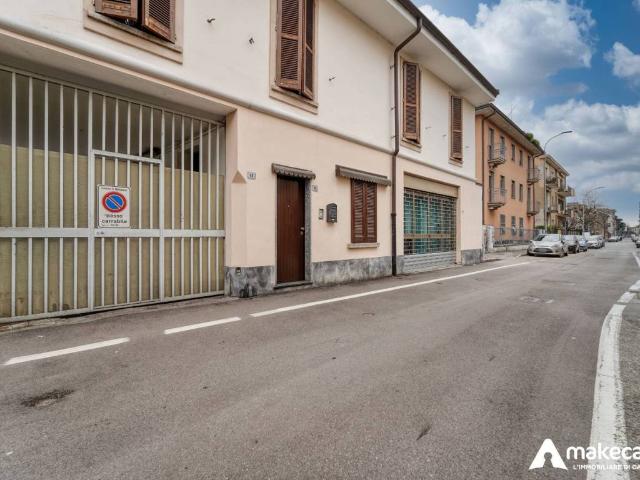 Villa Indipendente in vendita a Melegnano, Lombardia