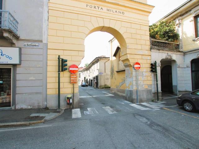 Palazzo in vendita a Melzo, Lombardia