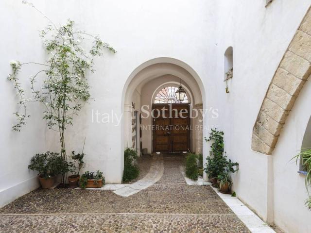 Palazzo in vendita a Menfi, Sicilia
