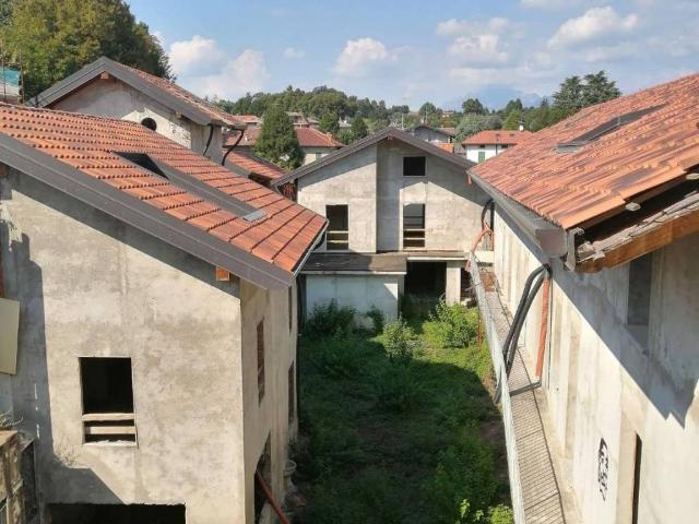 Palazzo in vendita a Novate Brianza, Merate