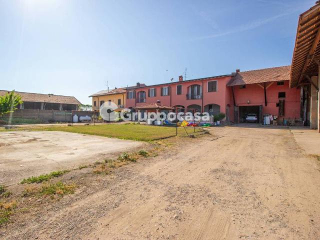 Palazzo in vendita a Mesero, Lombardia