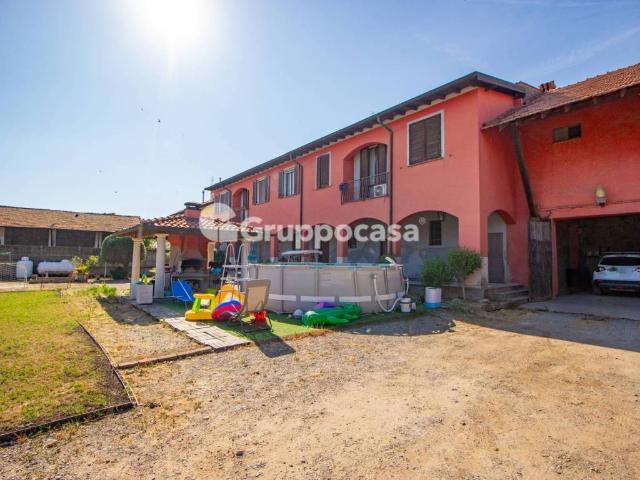 Palazzo in vendita a Mesero, Lombardia