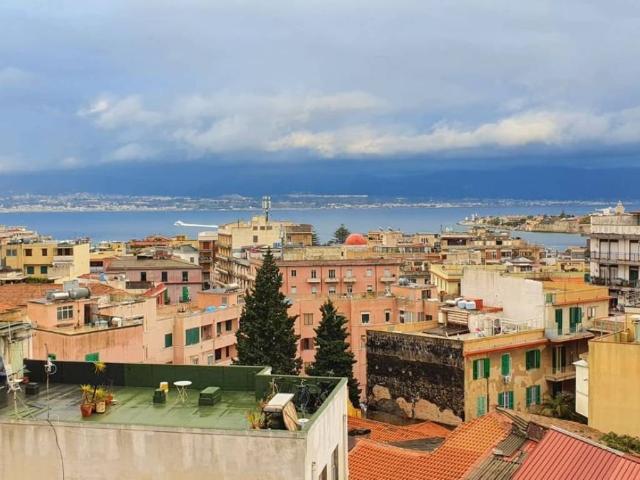 Palazzo in vendita a IV Circoscrizione, Messina