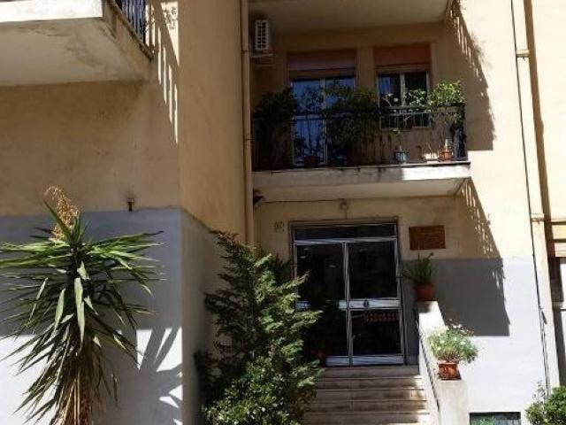Palazzo in vendita a Torre Vittoria, Messina