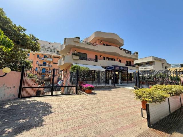Palazzo in vendita a I Circoscrizione, Messina
