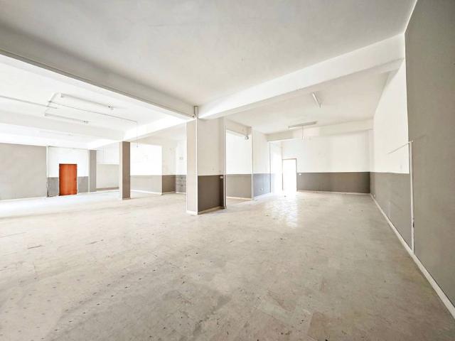 Palazzo in vendita a Quartiere Americano, Messina
