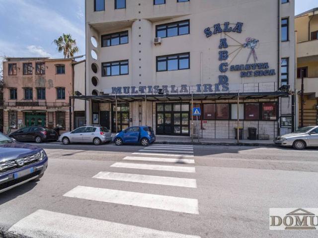 Palazzo in vendita a Sperone, Messina