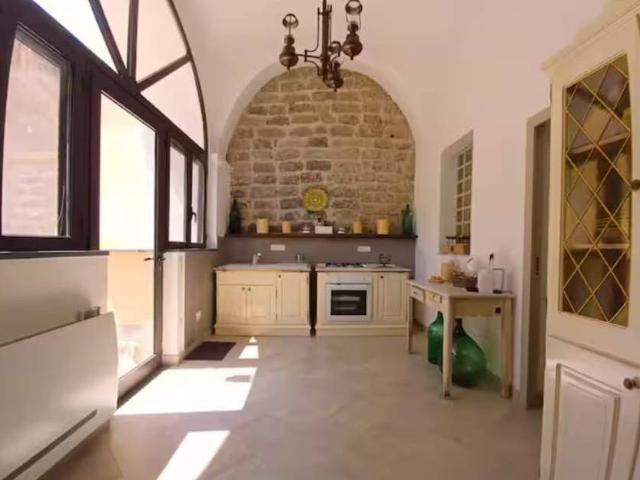 Palazzo in vendita a Meta, Napoli