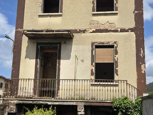 Palazzo in vendita a Tora, Campania