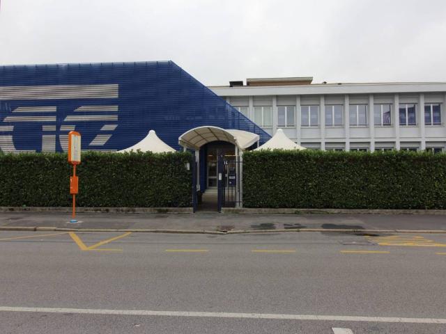 Palazzo in vendita a Lambrate, Milano