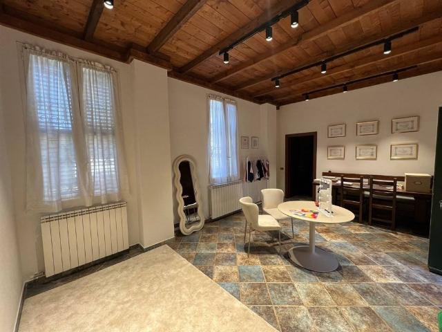 Palazzo in vendita a Municipio 2, Milano