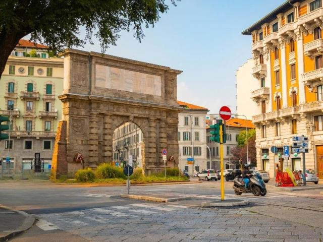 Palazzo in vendita a Municipio 4, Milano