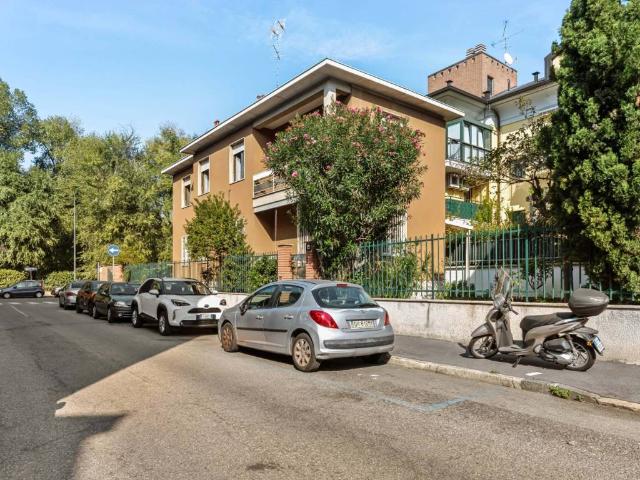 Palazzo in vendita a Viale Monza, Milano