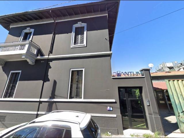 Palazzo in vendita a Municipio 9, Milano