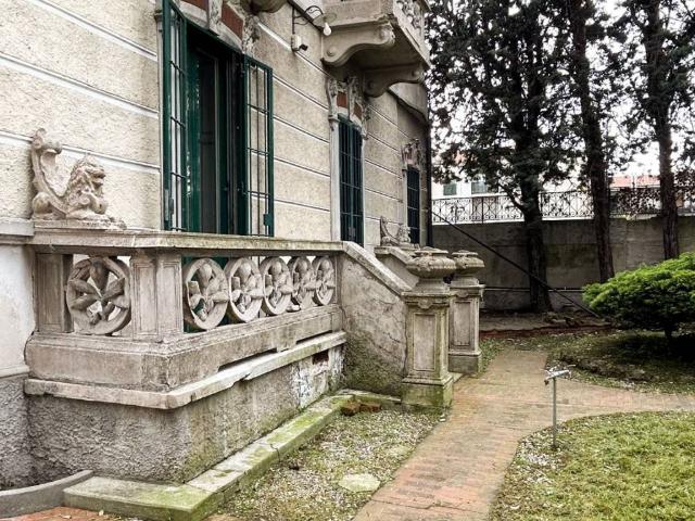 Palazzo in vendita a Parco Monluè - Ponte Lambro, Milano