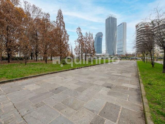 Palazzo in vendita a Municipio 8 di Milano, Milano