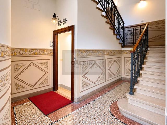 Palazzo in vendita a Municipio 7, Milano