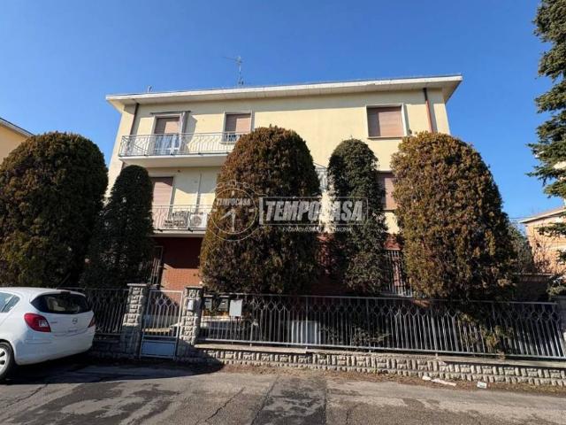 Palazzo in vendita a Unione Comuni Modenesi Area Nord, Mirandola