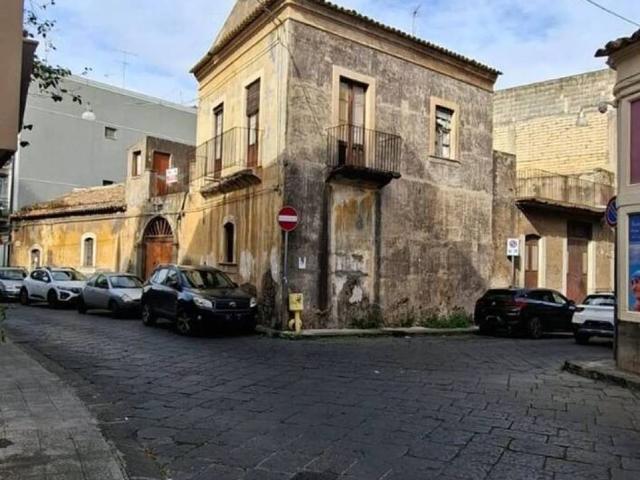 Palazzo in vendita a Milicia, Misterbianco