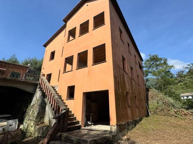 Palazzo in vendita a Moconesi, Ferrada