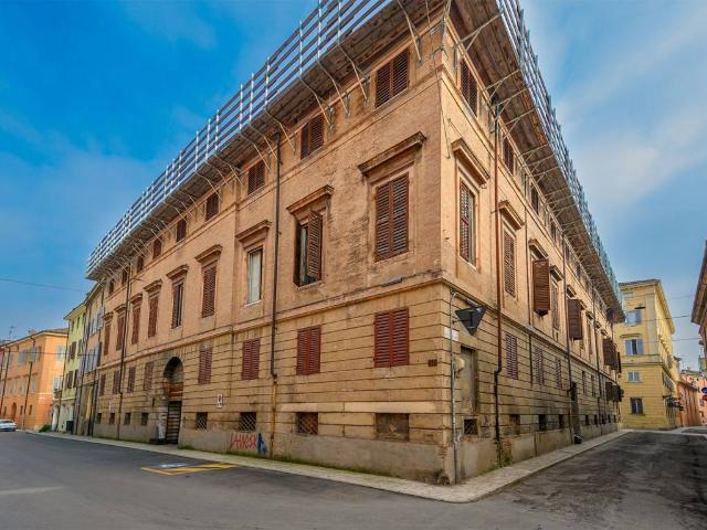 Palazzo in vendita a Centro Storico, Modena