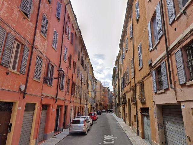 Palazzo in vendita a Centro Storico, Modena