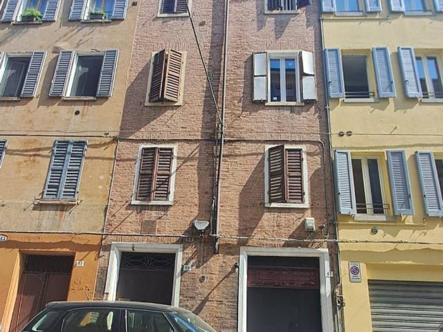 Palazzo in vendita a Centro Storico, Modena