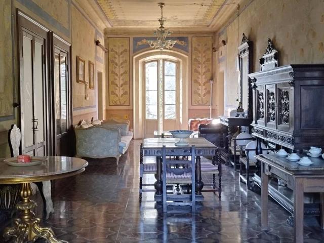Palazzo in vendita a Buon Pastore-Sant'Agnese-San Damaso, Modena