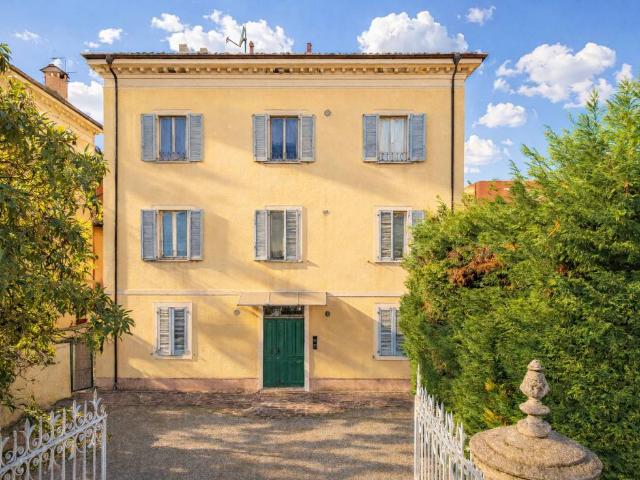 Palazzo in vendita a Buon Pastore-Sant'Agnese-San Damaso, Modena