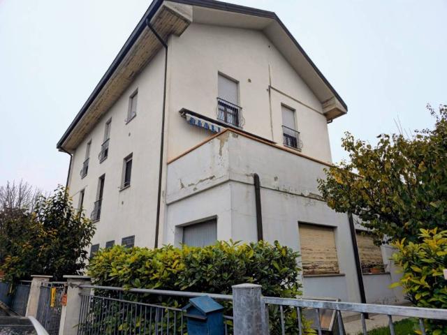 Palazzo in vendita a San Faustino-Madonnina-Quattroville, Modena