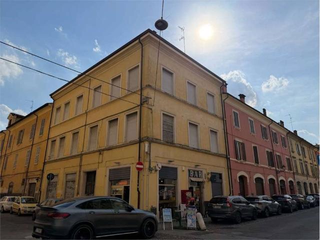 Palazzo in vendita a Centro Storico, Modena