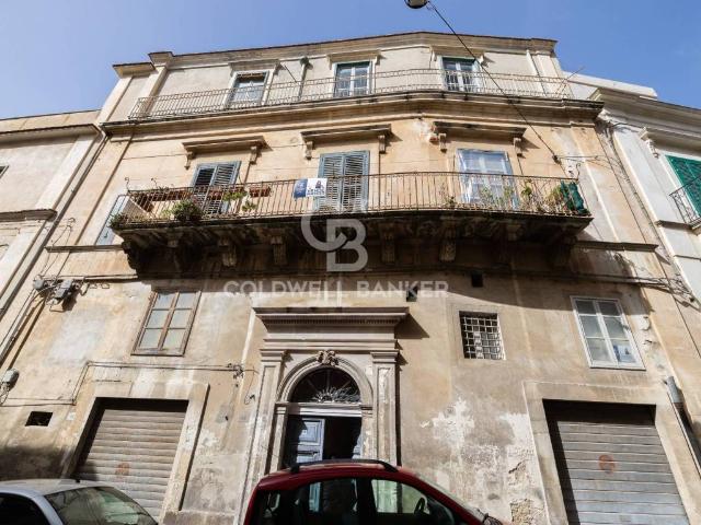 Palazzo in vendita a Modica, Dente