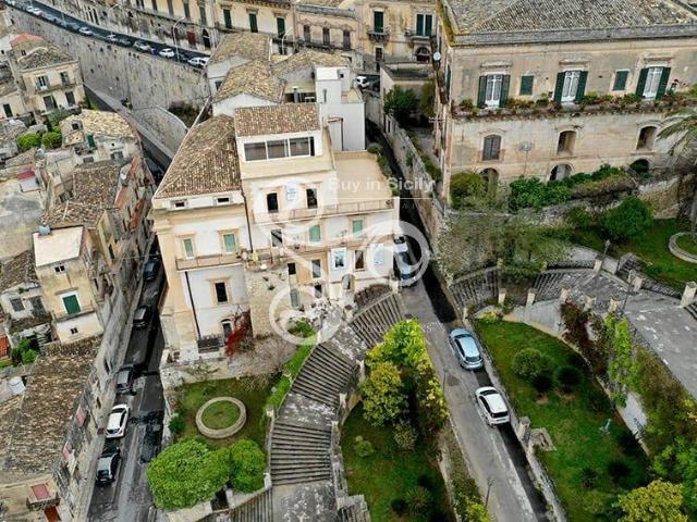 Palazzo in vendita a Modica, Dente