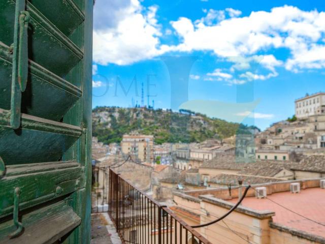 Palazzo in vendita a Modica, Modica Alta