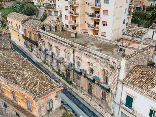 Palazzo in vendita a Modica, Dente