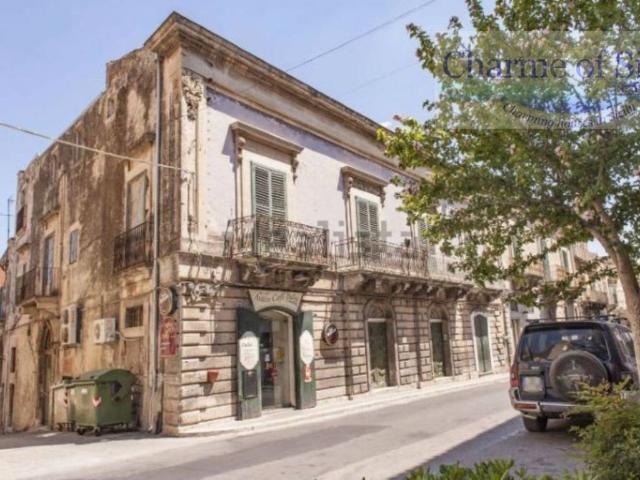 Palazzo in vendita a Modica Alta, Marina Di Modica