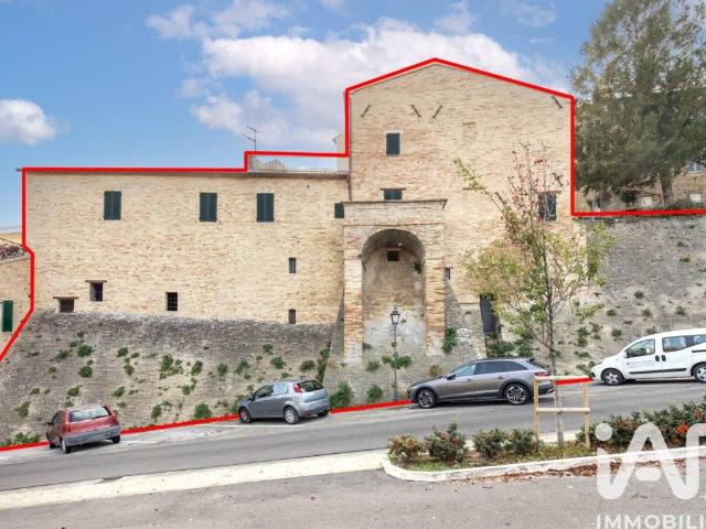 Palazzo in vendita a Marche, Macerata