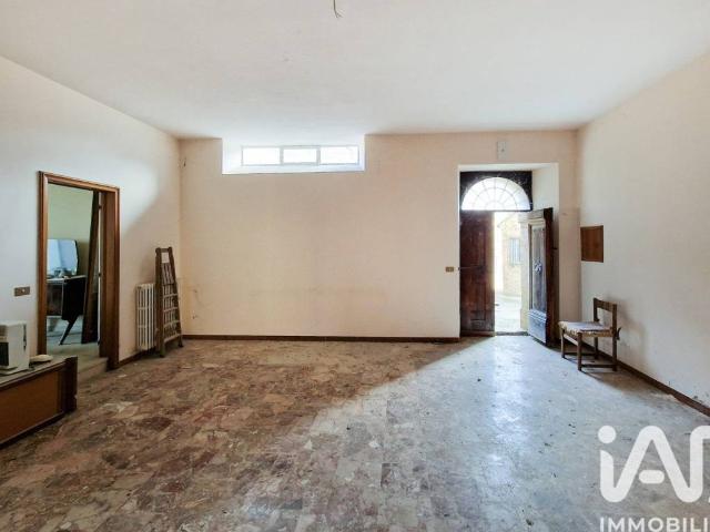 Palazzo in vendita a Marche, Macerata