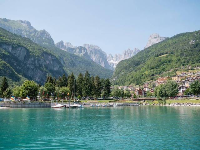 Palazzo in vendita a Comunità della Paganella, Molveno
