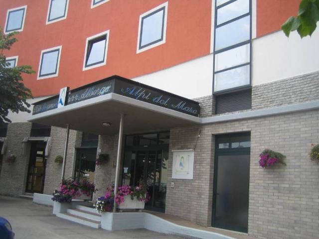 Locale Commerciale in vendita a Piemonte, Cuneo