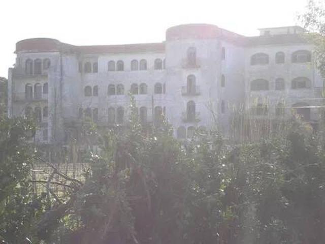 Palazzo in vendita a Mondragone, Campania