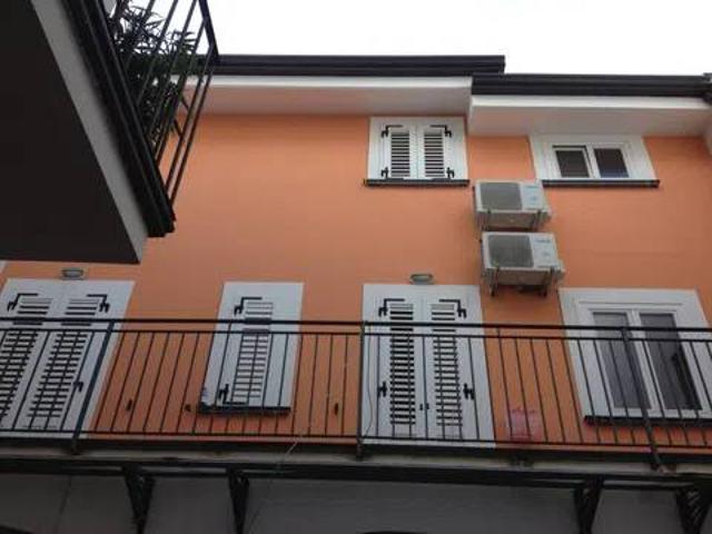 Palazzo in vendita a Mondragone, Campania