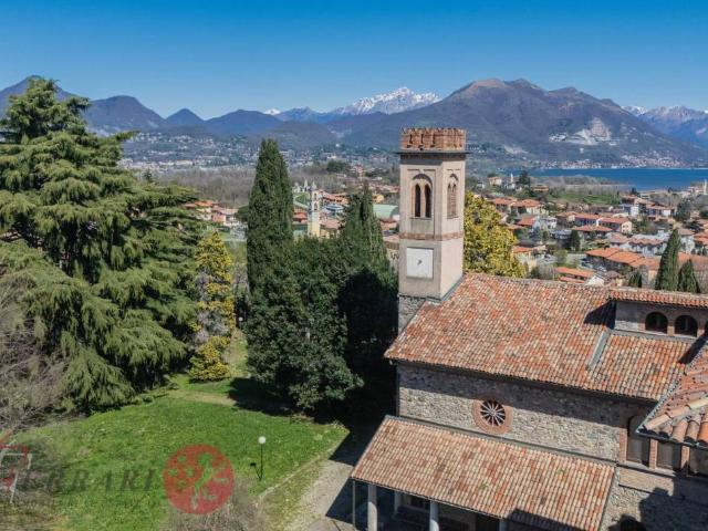 Palazzo in vendita a Monguzzo, Lombardia