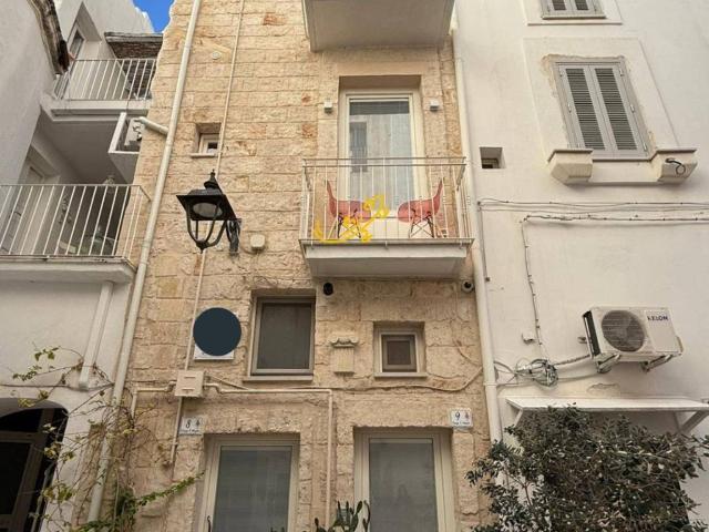 Palazzo in vendita a Puglia, Bari
