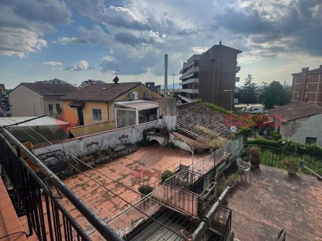 Palazzo in vendita a Monsummano Terme